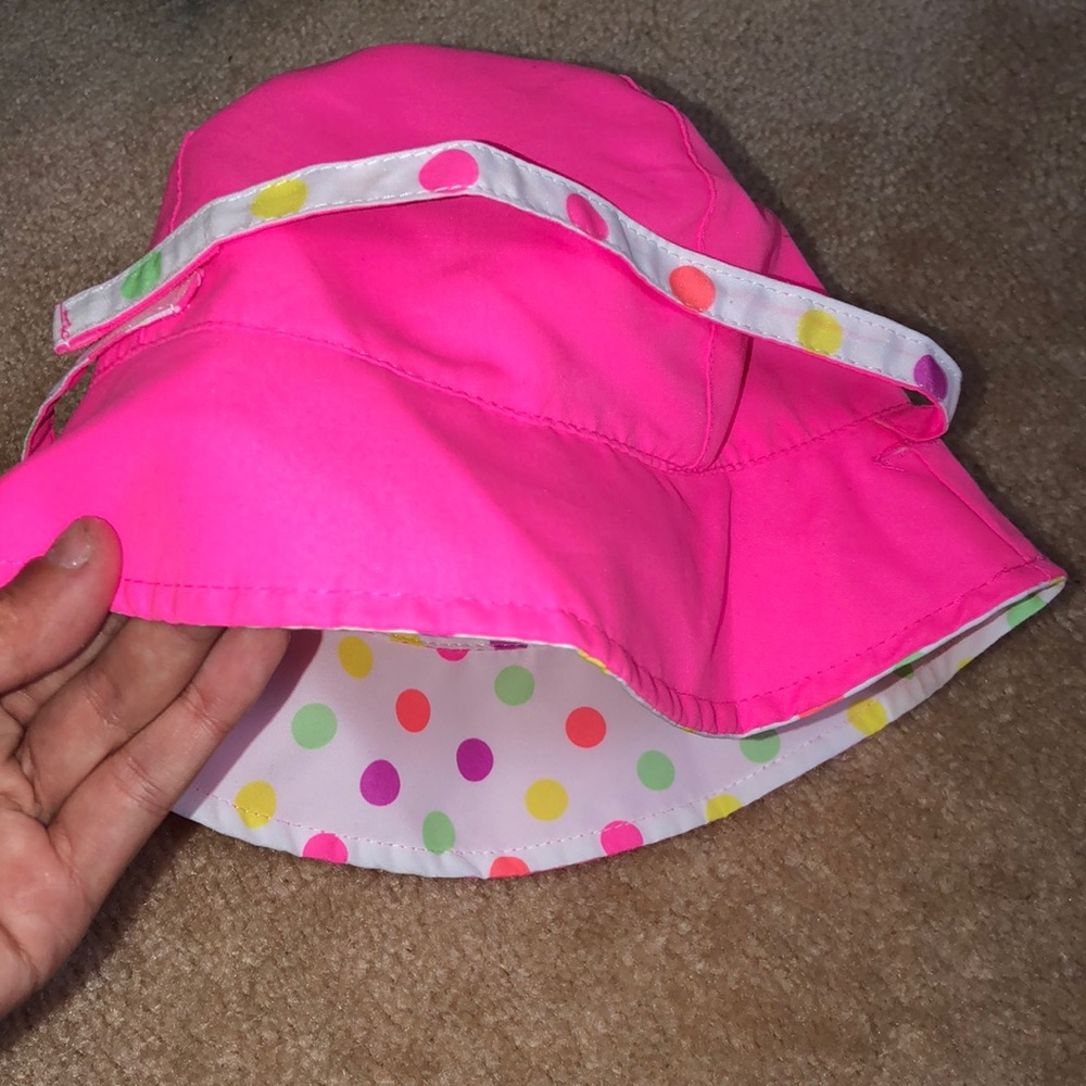 Reversible summer hat for baby